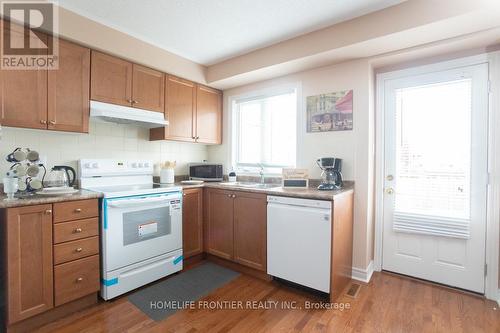 54 Chayna Crescent, Vaughan, ON - Indoor Photo Showing Kitchen