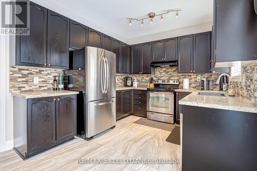 113 Destino Crescent, Vaughan, ON - Indoor Photo Showing Kitchen