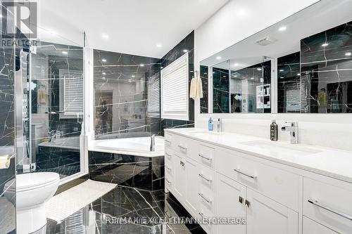 113 Destino Crescent, Vaughan, ON - Indoor Photo Showing Bathroom