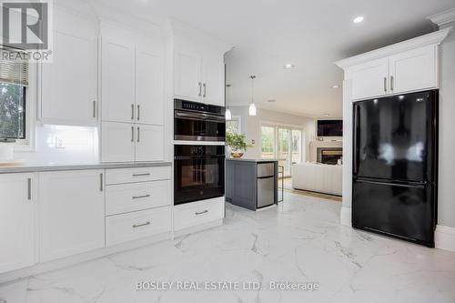 96 Main Street S, Brampton, ON - Indoor Photo Showing Kitchen