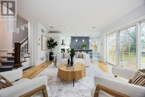 96 Main Street S, Brampton, ON - Indoor Photo Showing Living Room