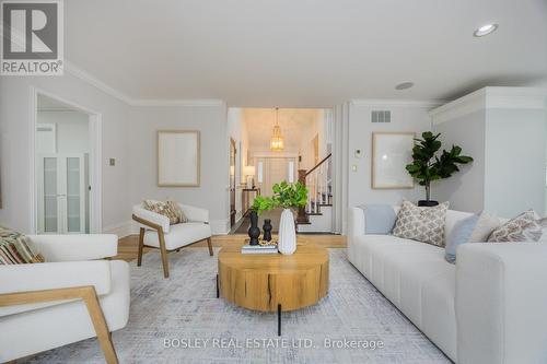 96 Main Street S, Brampton, ON - Indoor Photo Showing Living Room