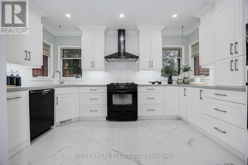 96 Main Street S, Brampton, ON - Indoor Photo Showing Kitchen With Upgraded Kitchen