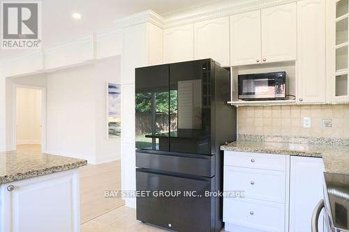 2309 Coronation Drive, Oakville, ON - Indoor Photo Showing Kitchen