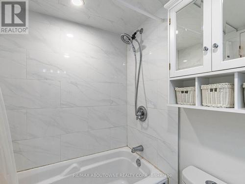 1012 - 3700 Kaneff Crescent, Mississauga, ON - Indoor Photo Showing Bathroom