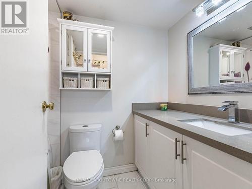 1012 - 3700 Kaneff Crescent, Mississauga, ON - Indoor Photo Showing Bathroom