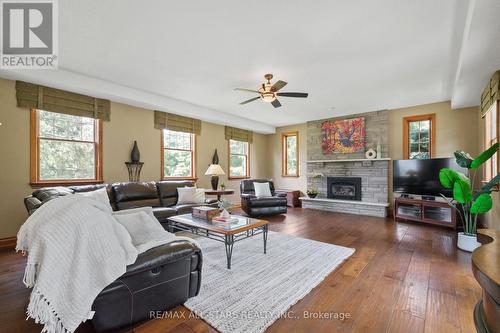 1648 Acorn Lane, Pickering, ON - Indoor Photo Showing Living Room With Fireplace