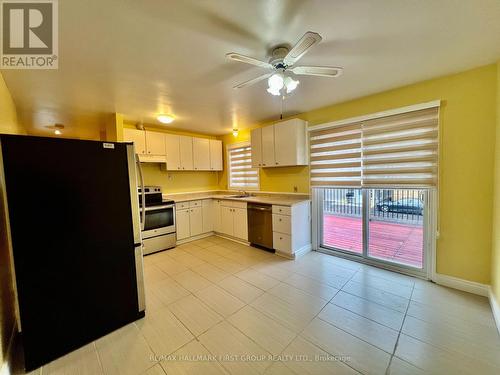 33 Lincoln Street, Ajax, ON - Indoor Photo Showing Kitchen