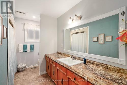 12 School Road, Shelburne, ON - Indoor Photo Showing Bathroom