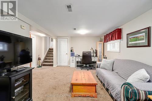 12 School Road, Shelburne, ON - Indoor Photo Showing Living Room