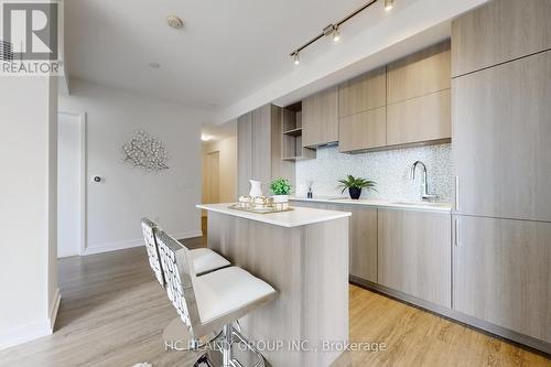 2902 - 1 Yorkville Avenue, Toronto, ON - Indoor Photo Showing Kitchen