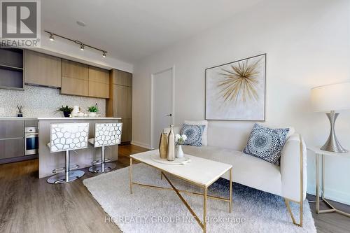 2902 - 1 Yorkville Avenue, Toronto, ON - Indoor Photo Showing Living Room