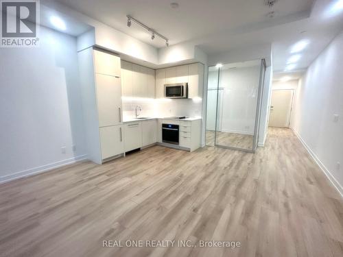 211 - 181 Sheppard Avenue E, Toronto, ON - Indoor Photo Showing Kitchen