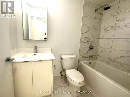 211 - 181 Sheppard Avenue E, Toronto, ON - Indoor Photo Showing Bathroom