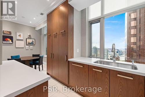 3604 - 311 Bay Street, Toronto, ON - Indoor