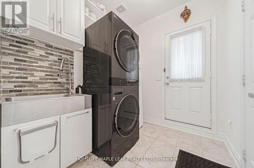 7 Kirkhollow Drive, Brampton, ON - Indoor Photo Showing Laundry Room