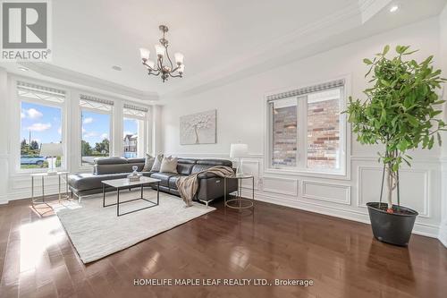 7 Kirkhollow Drive, Brampton, ON - Indoor Photo Showing Living Room