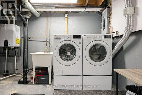 32 - 1725 Ernest Avenue, London, ON - Indoor Photo Showing Laundry Room