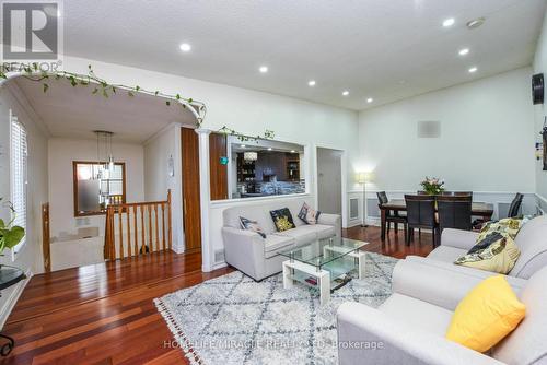 235 Hansen Road, Brampton, ON - Indoor Photo Showing Living Room