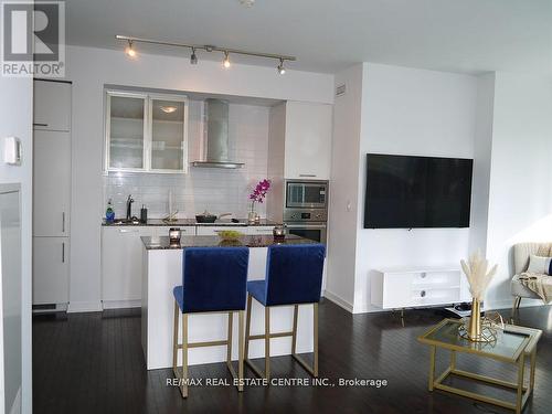 302 - 12 York Street, Toronto, ON - Indoor Photo Showing Kitchen With Upgraded Kitchen