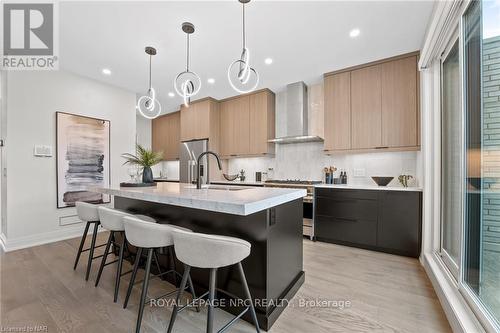 151G Port Robinson Road, Pelham (662 - Fonthill), ON - Indoor Photo Showing Kitchen With Upgraded Kitchen