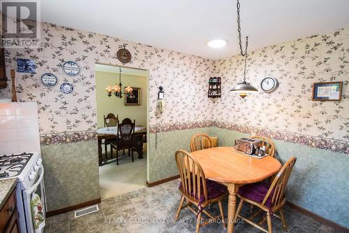 3857 Victoria Avenue, Lincoln (980 - Lincoln-Jordan/Vineland), ON - Indoor Photo Showing Dining Room