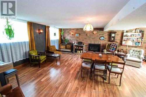 3857 Victoria Avenue, Lincoln (980 - Lincoln-Jordan/Vineland), ON - Indoor Photo Showing Living Room With Fireplace