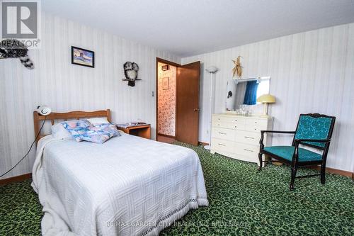 3857 Victoria Avenue, Lincoln (980 - Lincoln-Jordan/Vineland), ON - Indoor Photo Showing Bedroom