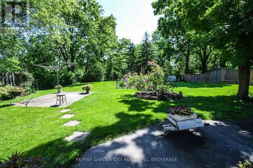 3857 Victoria Avenue, Lincoln (980 - Lincoln-Jordan/Vineland), ON - Outdoor With Backyard