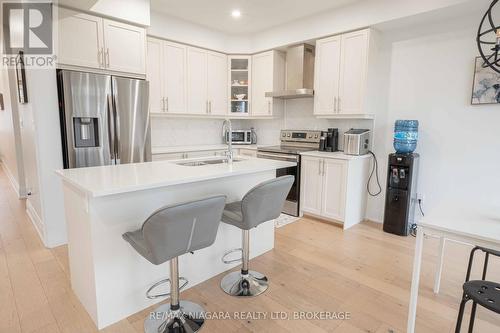 184 Esther Crescent, Thorold (562 - Hurricane/Merrittville), ON - Indoor Photo Showing Kitchen