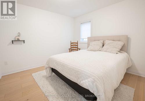 184 Esther Crescent, Thorold (562 - Hurricane/Merrittville), ON - Indoor Photo Showing Bedroom