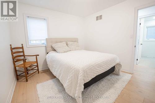 184 Esther Crescent, Thorold (562 - Hurricane/Merrittville), ON - Indoor Photo Showing Bedroom