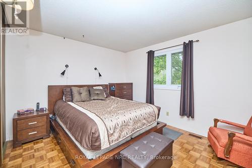 27 Meadowvale Place, Welland (767 - N. Welland), ON - Indoor Photo Showing Bedroom