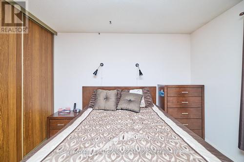 27 Meadowvale Place, Welland (767 - N. Welland), ON - Indoor Photo Showing Bedroom