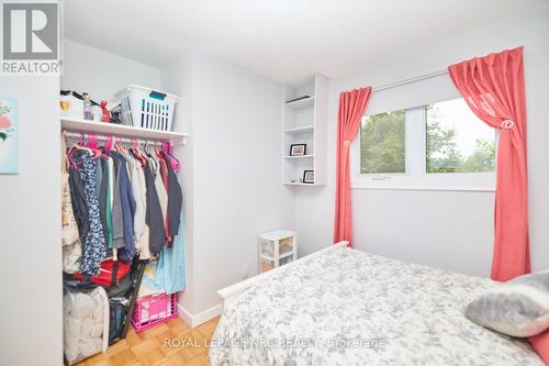 27 Meadowvale Place, Welland (767 - N. Welland), ON - Indoor Photo Showing Bedroom