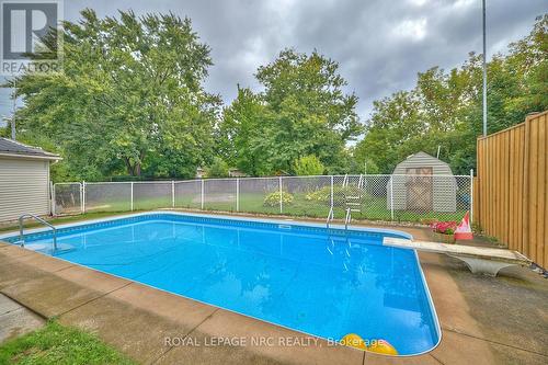 27 Meadowvale Place, Welland (767 - N. Welland), ON - Outdoor With In Ground Pool With Backyard