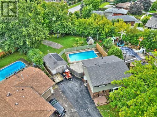 27 Meadowvale Place, Welland (767 - N. Welland), ON - Outdoor With In Ground Pool