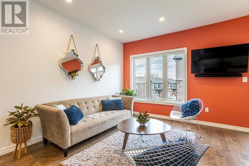 28 - 2235 Blackwater Road, London, ON - Indoor Photo Showing Living Room