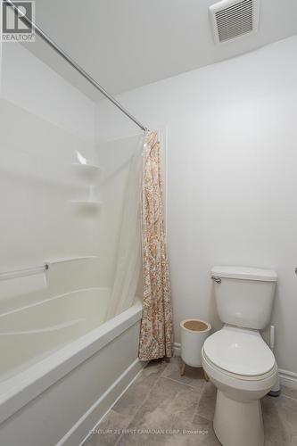 28 - 2235 Blackwater Road, London, ON - Indoor Photo Showing Bathroom