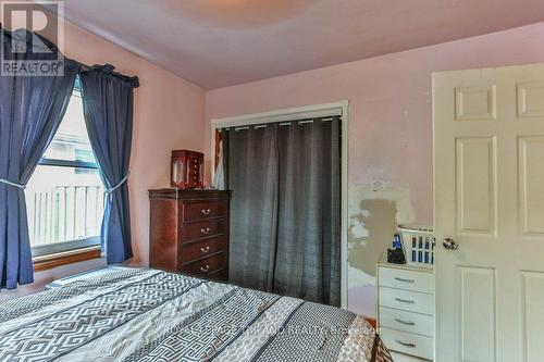 1840 Royal Crescent, London, ON - Indoor Photo Showing Bedroom