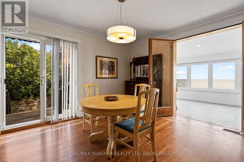 11825 Lakeshore Road, Wainfleet, ON - Indoor Photo Showing Dining Room