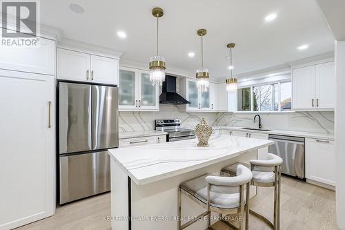 358 Carnaby Court, Oshawa (Centennial), ON - Indoor Photo Showing Kitchen With Stainless Steel Kitchen With Upgraded Kitchen