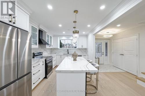 358 Carnaby Court, Oshawa (Centennial), ON - Indoor Photo Showing Kitchen With Stainless Steel Kitchen With Upgraded Kitchen