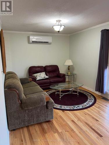 735 County Rd 28 Road N, Prince Edward County (Ameliasburgh), ON - Indoor Photo Showing Living Room