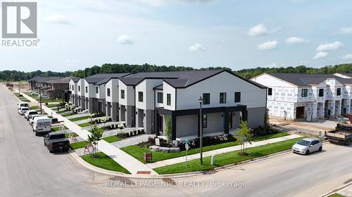 16 Arsenault Crescent, Pelham (662 - Fonthill), ON - Outdoor With Facade