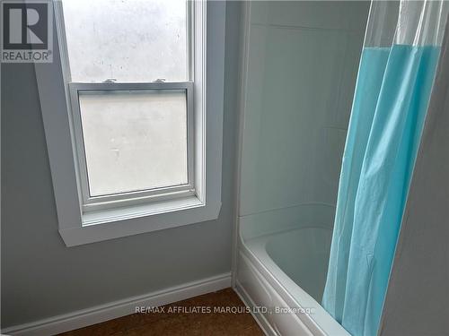 8 Millville Avenue, Stormont, Dundas And Glengarry, ON - Indoor Photo Showing Bathroom