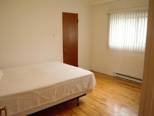 Bedroom - A-8201 Rue Louis-Xiv, Montréal (Saint-Léonard), QC - Indoor Photo Showing Bedroom