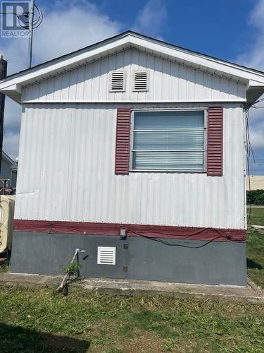 21 Park Avenue, Stephenville, NL - Outdoor