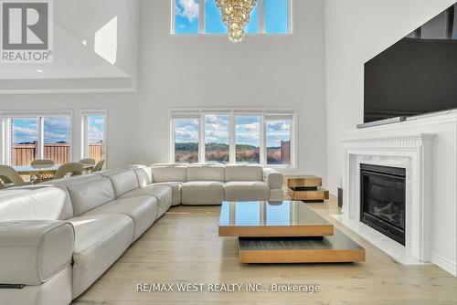 1221 Corby Way, Innisfil, ON - Indoor Photo Showing Living Room With Fireplace