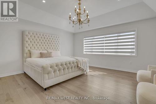 1221 Corby Way, Innisfil, ON - Indoor Photo Showing Bedroom